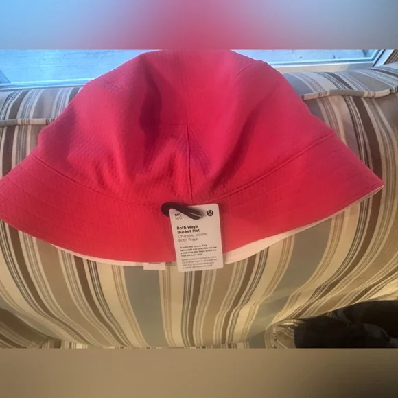 Lululemon Reversible pink/white Bucket Hat - Picture 2 of 6